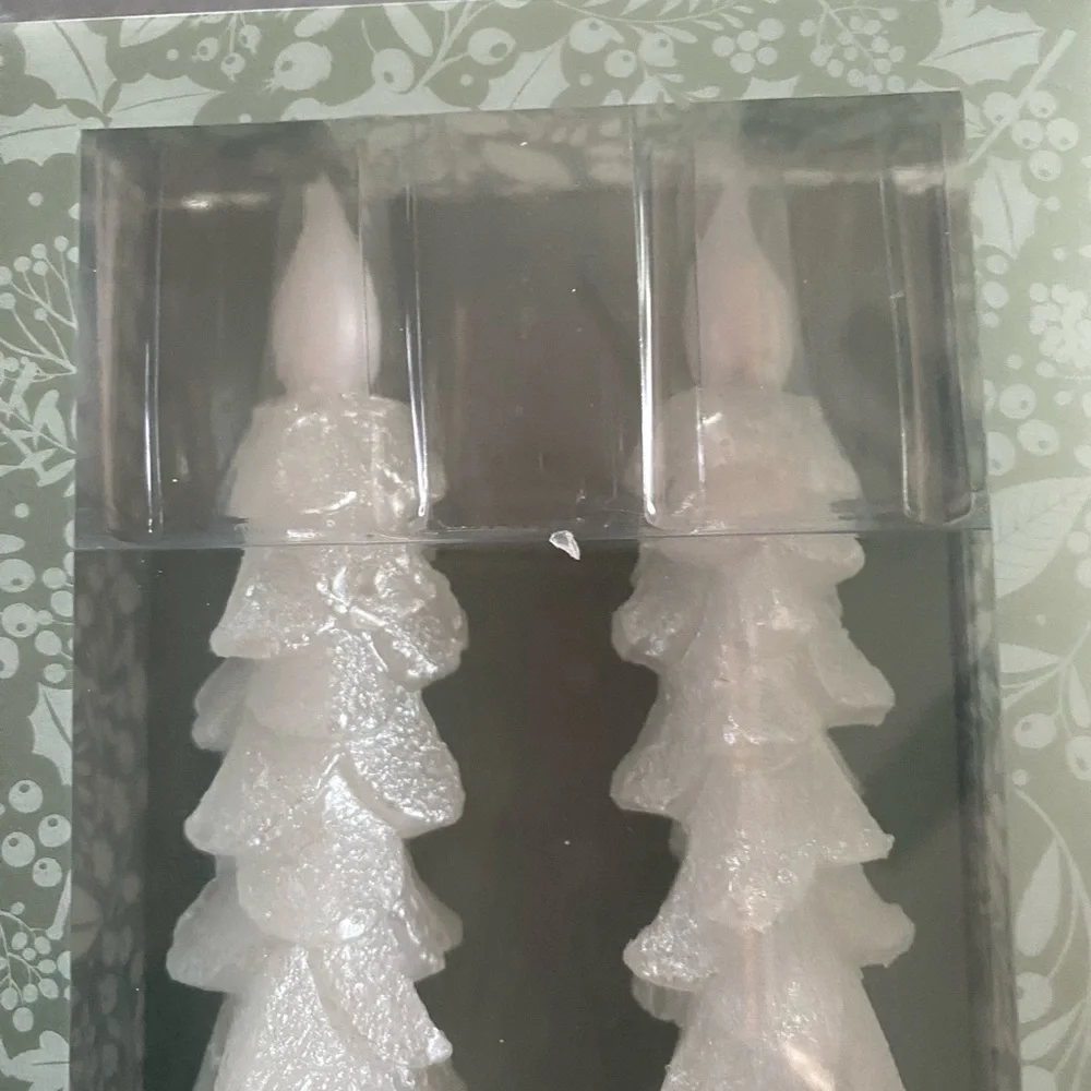 NEW Tinsel and Fir white shimmery flameless‎ taper candle set Christmas tree